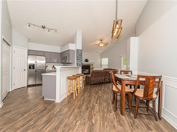 3rd image of 4919 Aspen Crest Ln