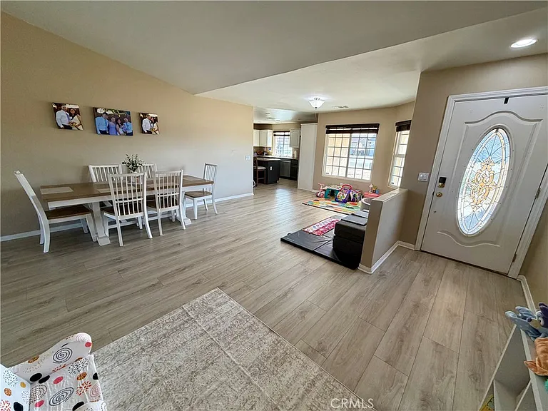 9725 Susan Ave — Photo 9