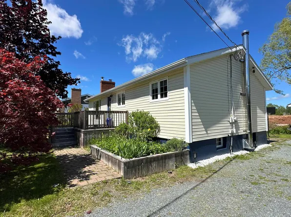 17 Alderney Dr, Enfield, NS B2T 1J7