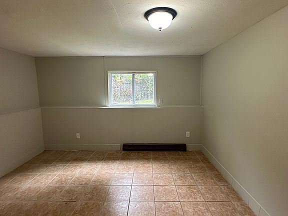 5th image of 61 Warwick St #5