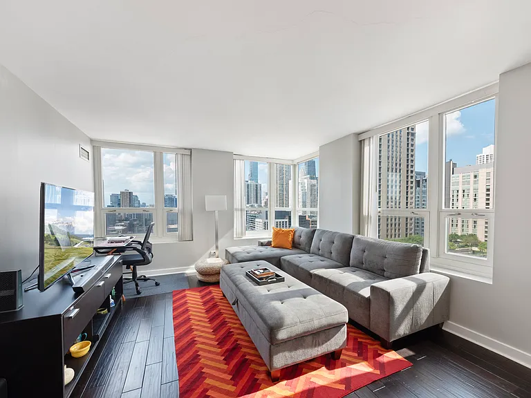 345 N La Salle Dr #2203 — Photo 8