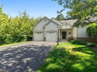 2 Empress Ct, Princeton, NJ 08540