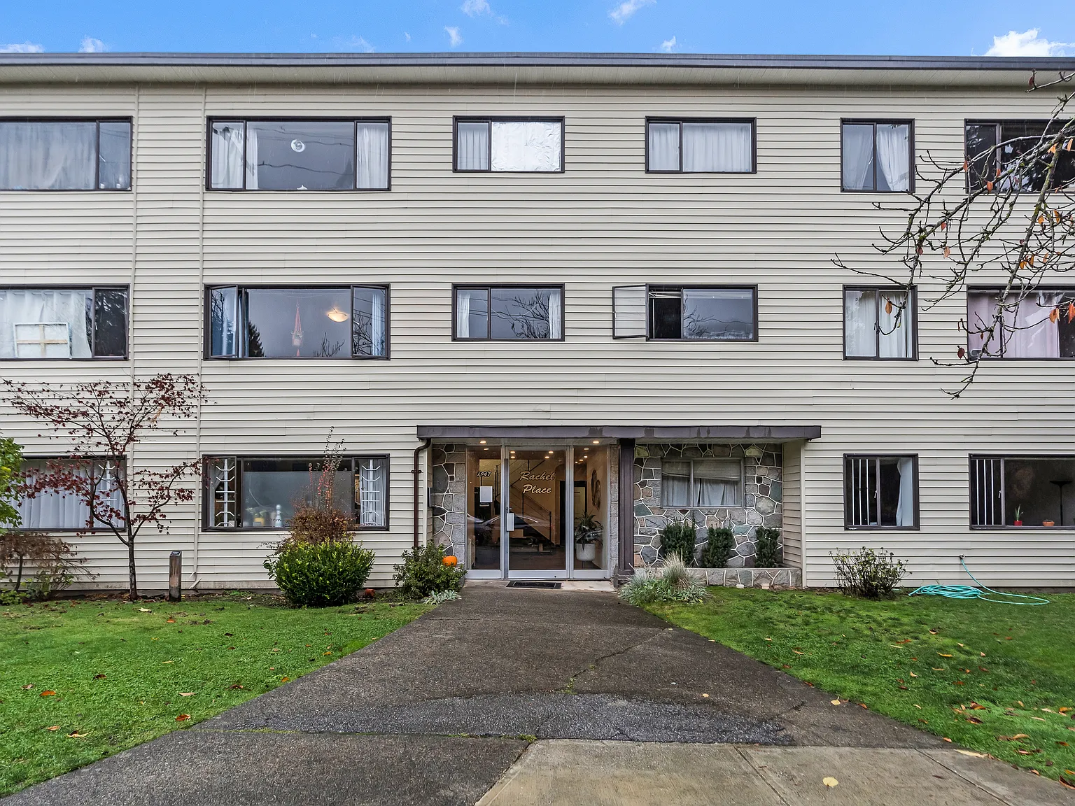 Rachel Place — Photo 3