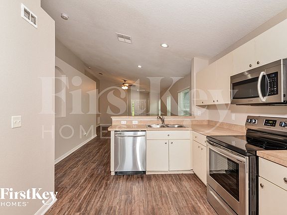 5th image of 7435 Oxford Garden Cir