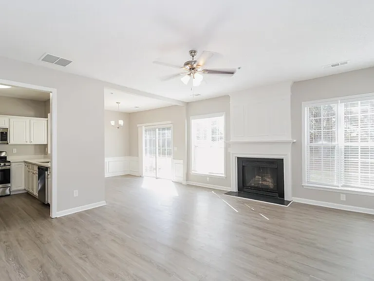 191 Regent Pl — Photo 8