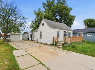 23409 Carlisle Ave, Hazel Park, MI 48030