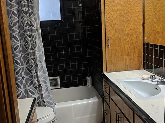 4th image of 258 E 22nd St
