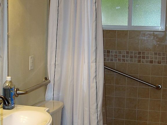 3rd image of 5825 183rd St SW