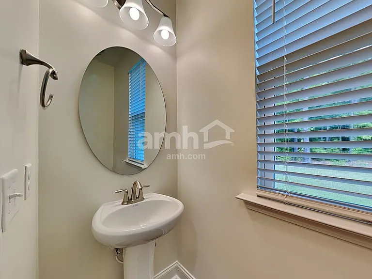 409 Ronter Ct — Photo 5
