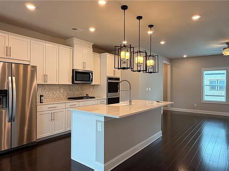 1012 Knoxboro Ln — Photo 8