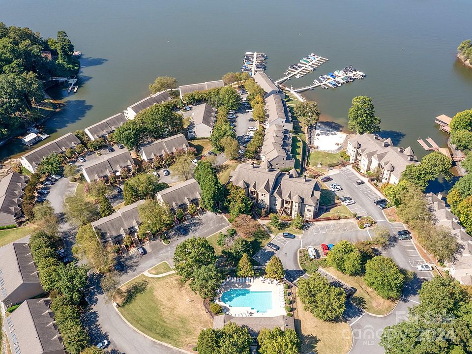 1st image of 14623 Waterside Dr