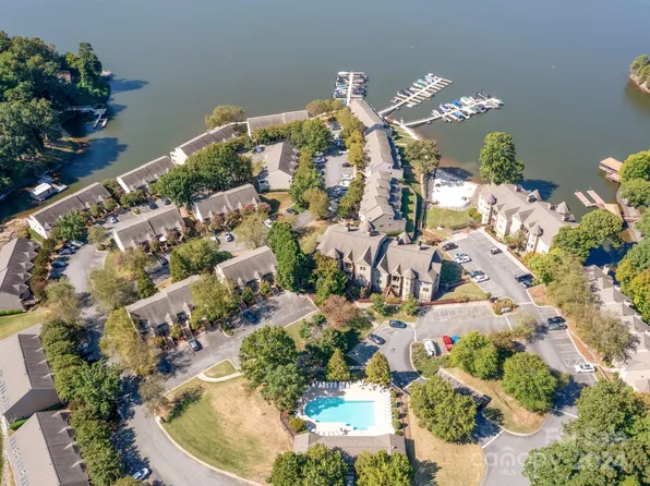 14623 Waterside Dr, Charlotte, NC 28278