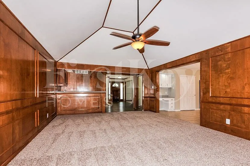 4 bed, 3.5 bath, 3979 sqft, $3,585 — Photo 4