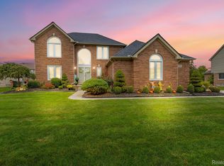 2956 Doncaster Dr, Canton, MI 48188