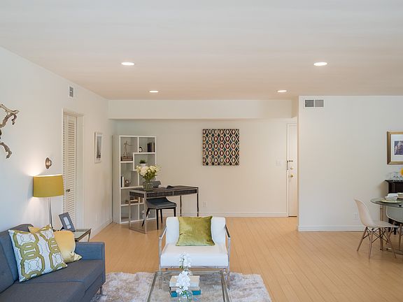 5th image of 289 S Barrington Ave APT 104