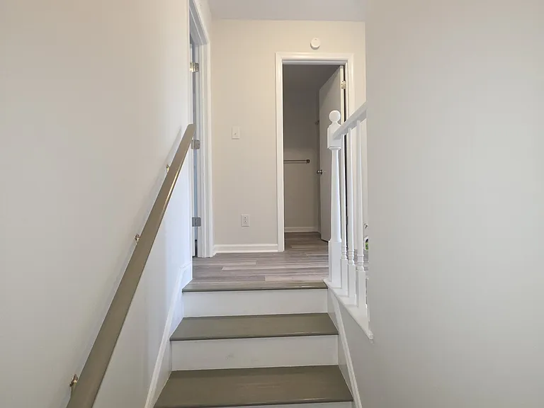 1324 Riverdale Dr — Photo 9