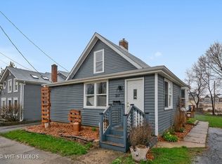 312 S 3rd St, St Charles, IL 60174