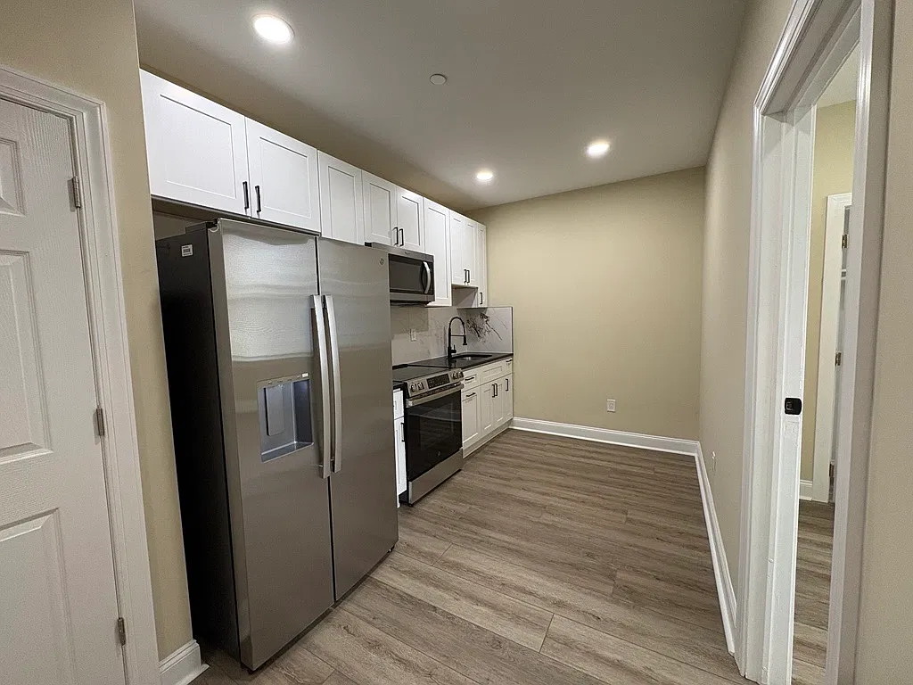 2 bed, $1,600 — Photo 2