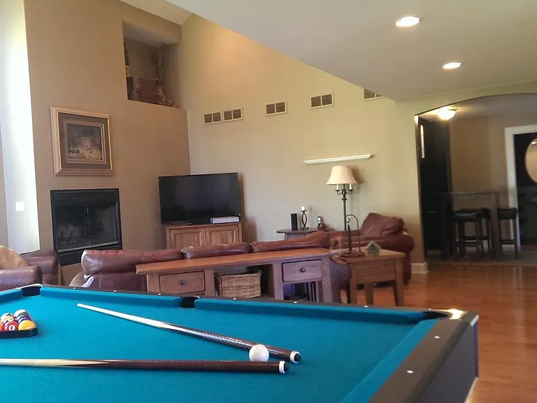5880 S 700 E — Photo 10