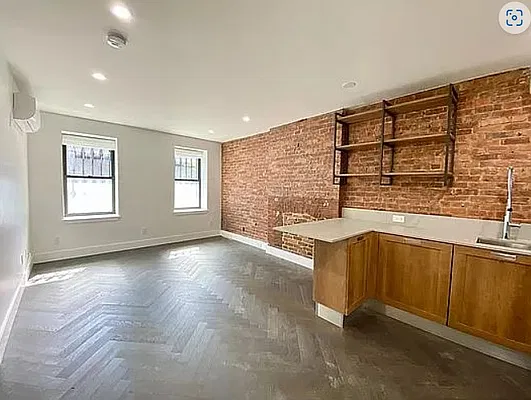 Living room, photo 2