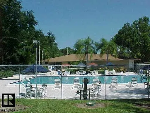 3 bed, 2.5 bath, 1296 sqft, $2,000 — Photo 2