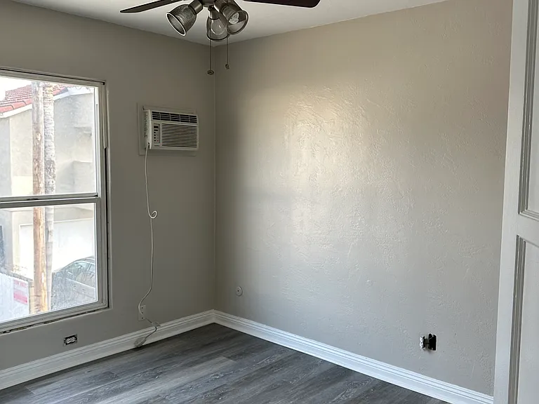 4529 Cleveland Ave #C — Photo 8