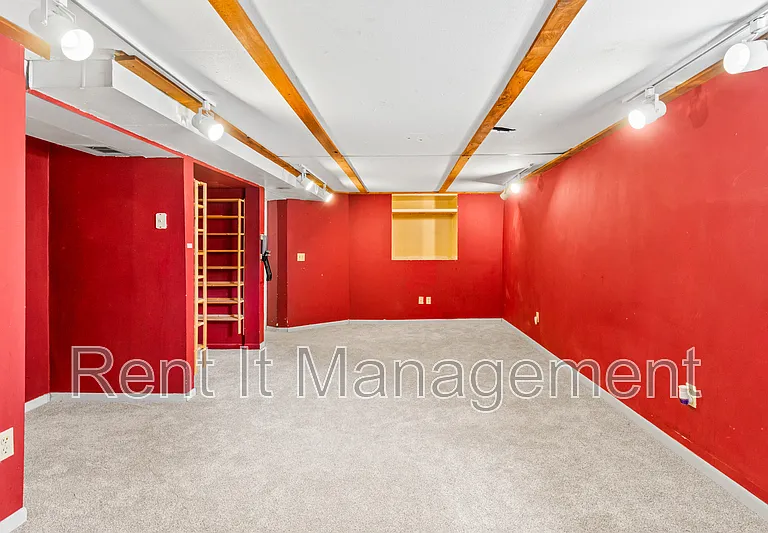 2315 N 61st St — Photo 23