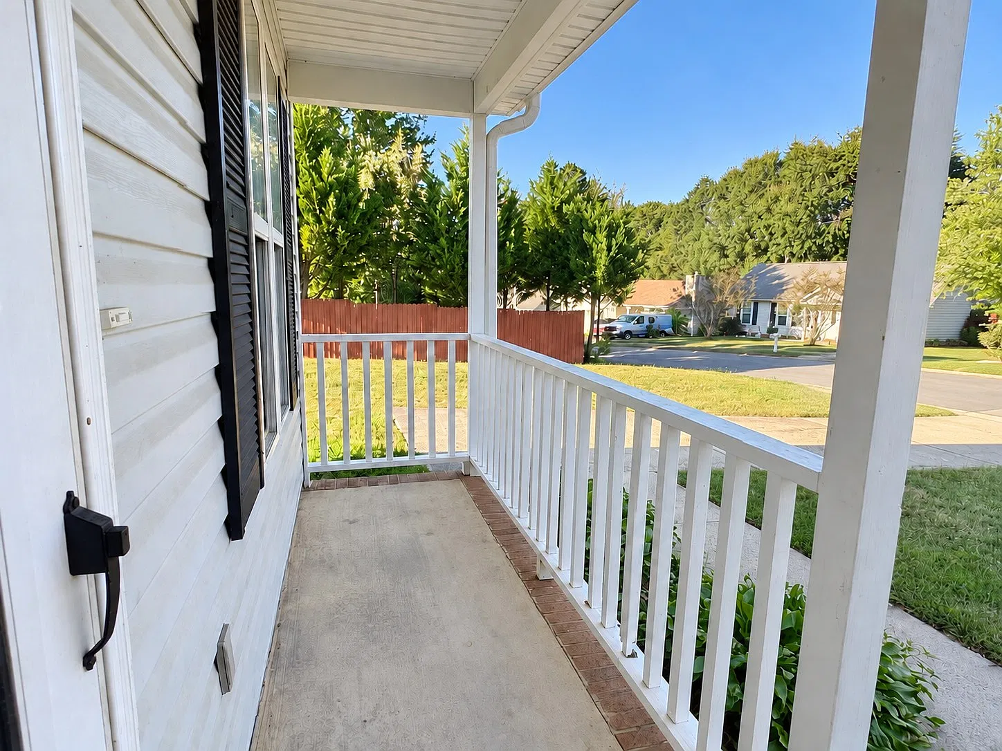 3 bed, 1080 sqft, $1,615 — Photo 3