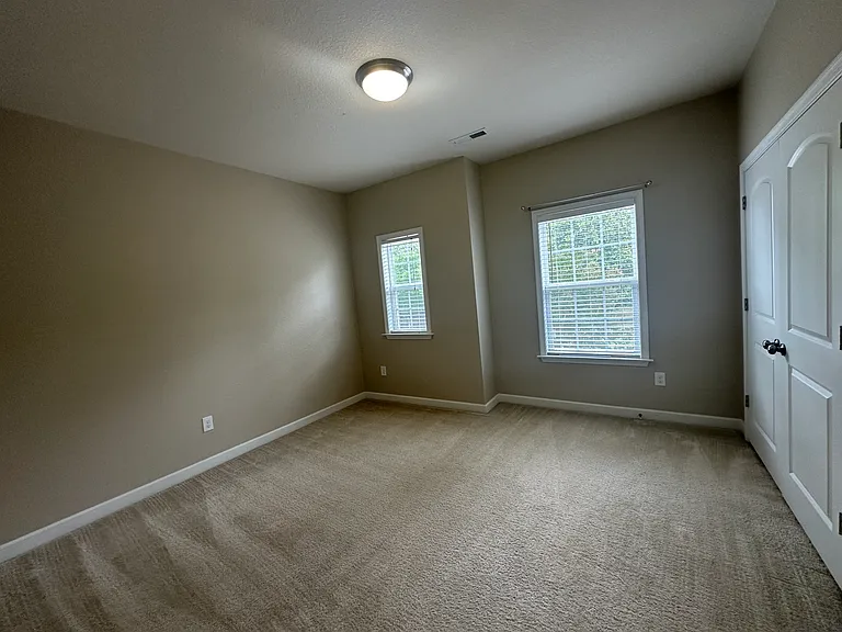 2600 Magnolia Green Loop — Photo 12