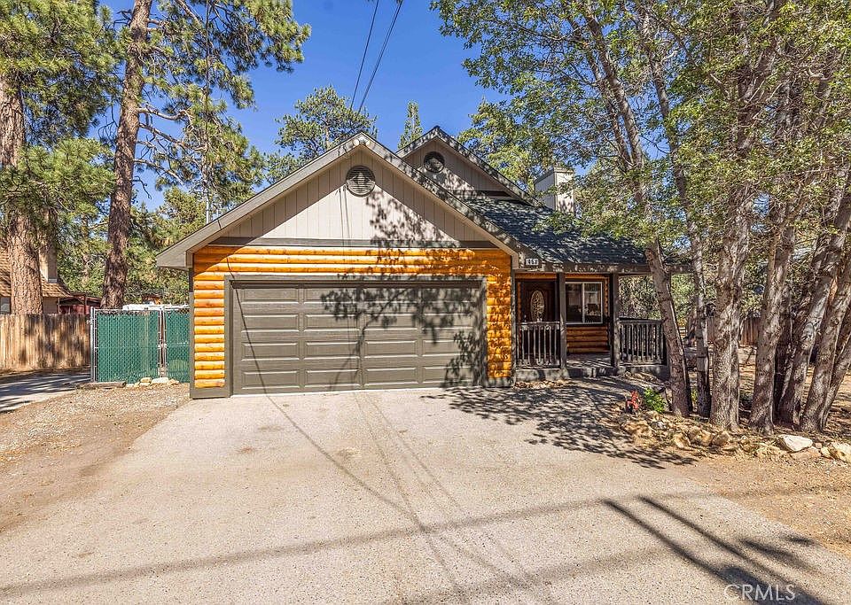 1st image of 451 Maple Ln