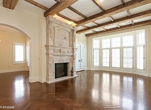 3rd image of 4602 Roanoke Pkwy #1