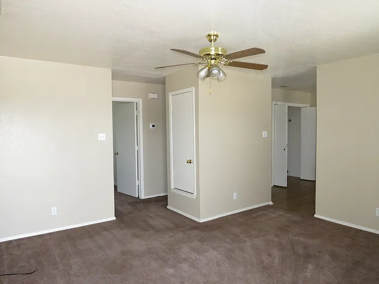 2014 Cedarhill Dr #D — Photo 2