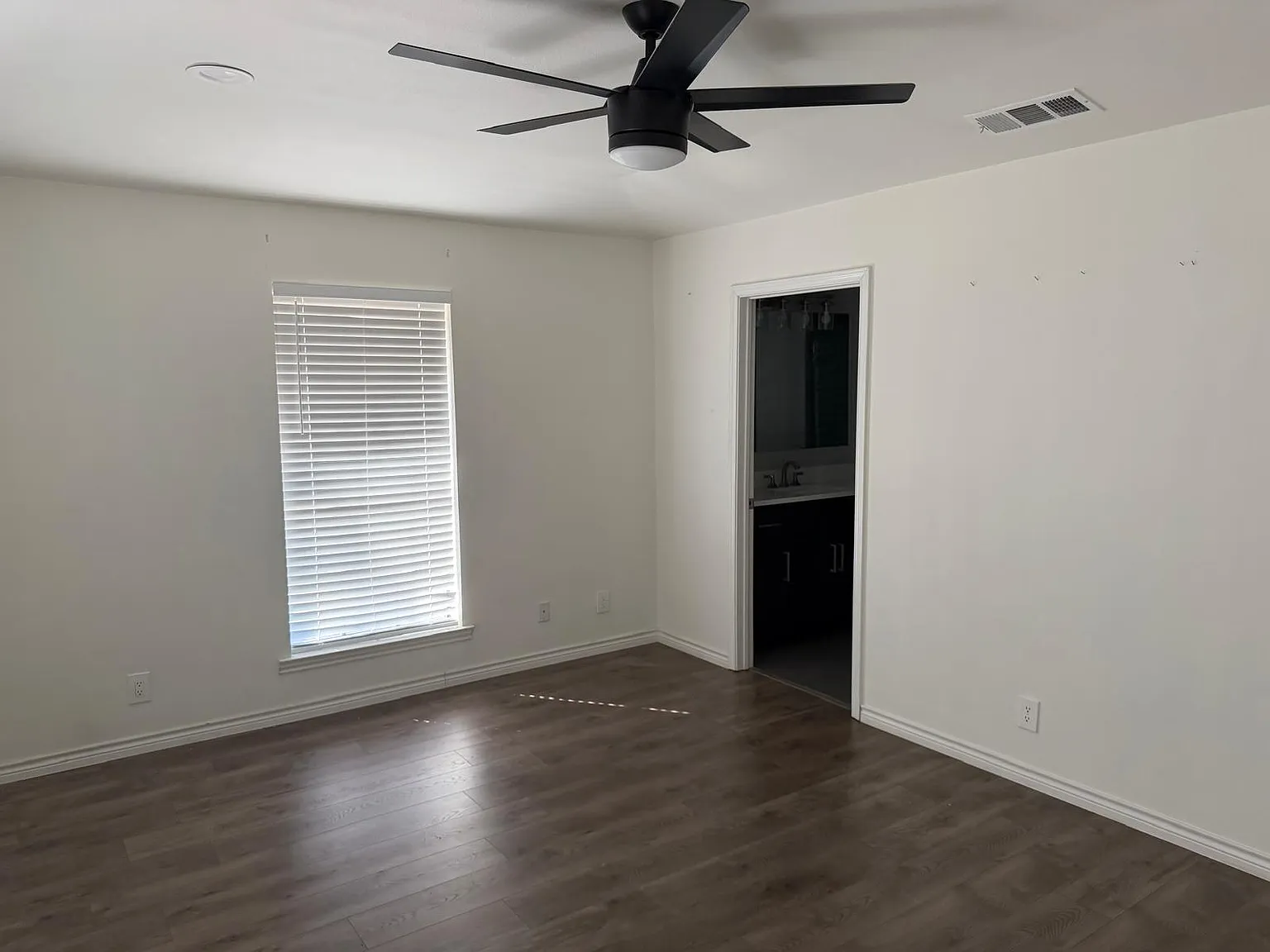 3 bed, 1735 sqft, $2,000 — Photo 3
