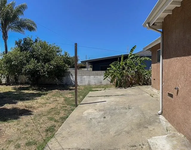 13111 S Hoover St — Photo 19