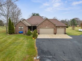 5890 Volunteer Ln, Martinsville, IN 46151