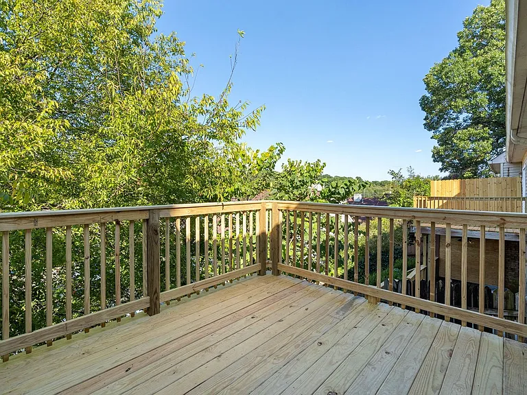 304 Deerpoint Dr — Photo 21
