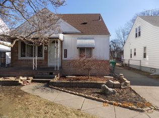 22804 Roxana Ave, Eastpointe, MI 48021