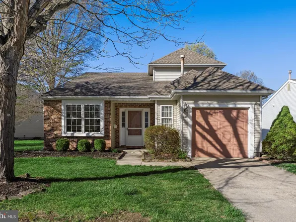 934 Larkspur Pl S, Mount Laurel, NJ 08054