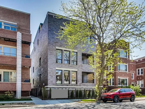 2437 W Foster Ave #102, Chicago, IL 60625