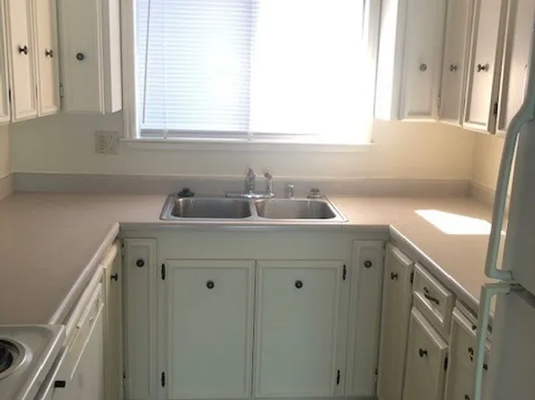 1106 Layton Road, 1106 Layton Rd APT H, Redding, CA 96002