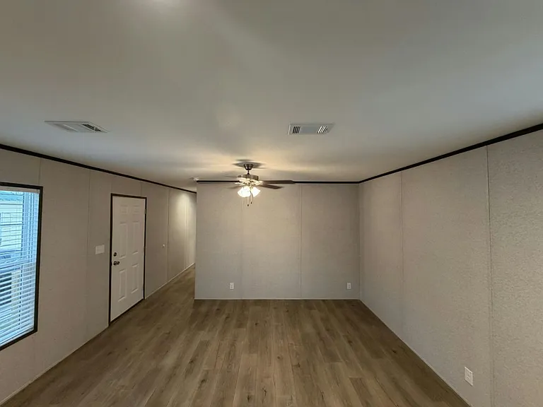 204 Lakeside Garden Cir #204 — Photo 12