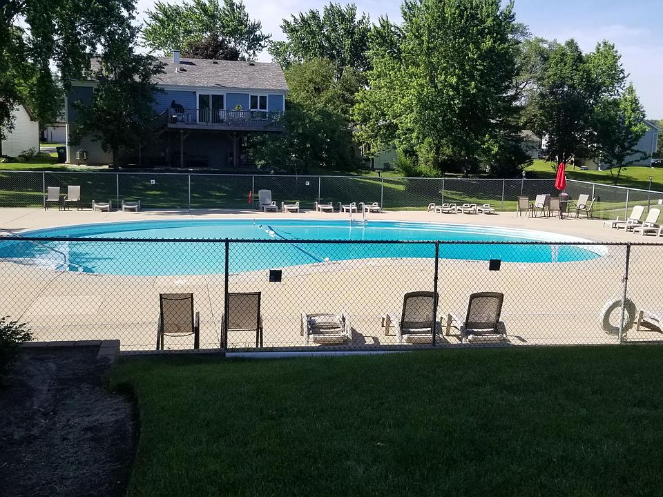 1st image of 800 Brook Dr