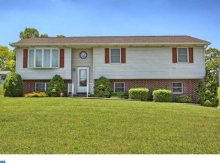 209 W Walnut Tree Dr, Blandon, PA 19510