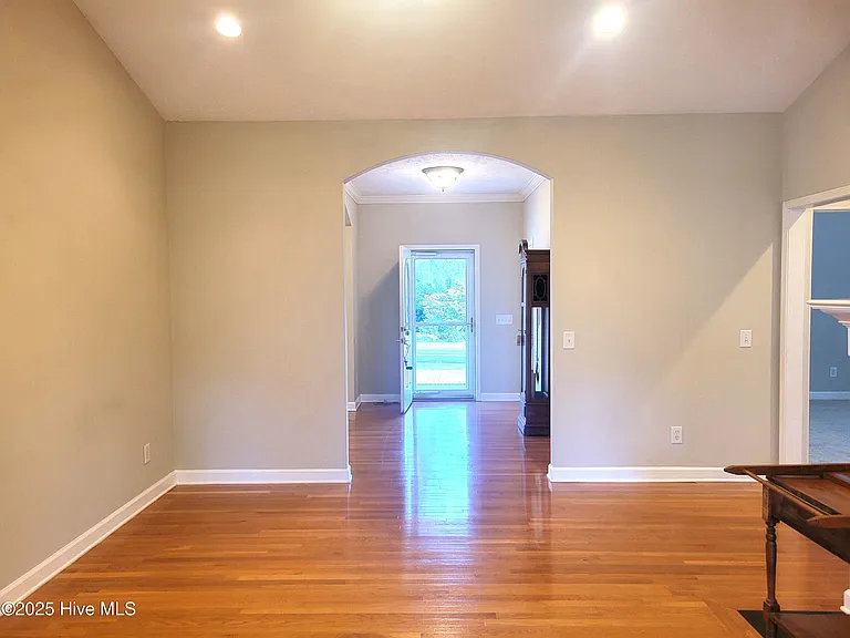 945 Diamondhead Dr S — Photo 13