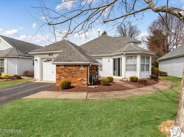 213 Peach Tree Place, Freehold, NJ 07728