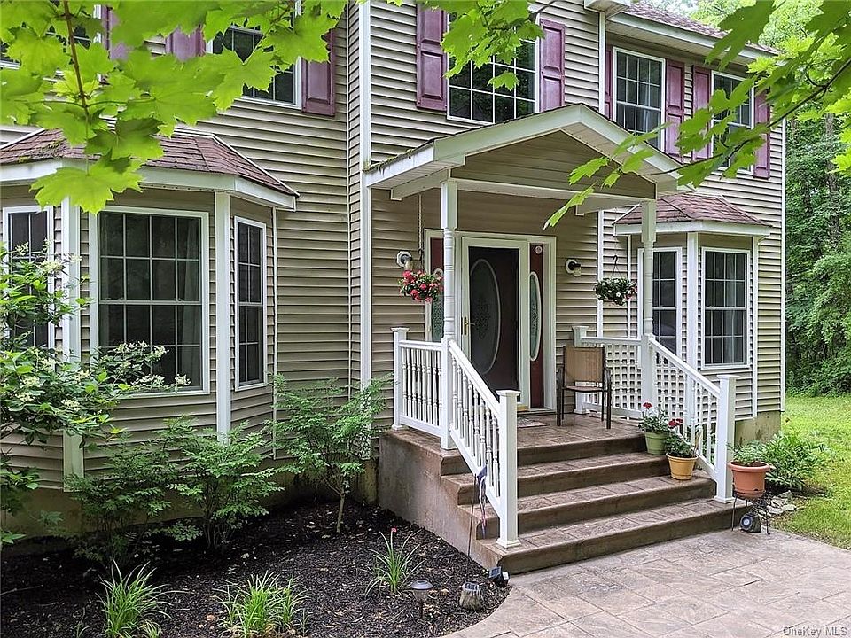 1st image of 52 Bedell Dr