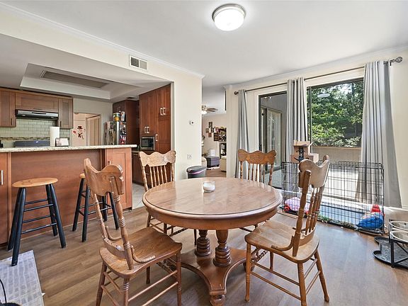5th image of 268 Litchfield Ln