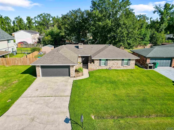 303 Santa Cruz Ct, Luling, LA 70070