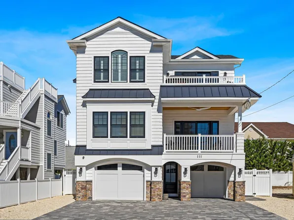 111 E Dune Ln, Brant Beach, NJ 08008