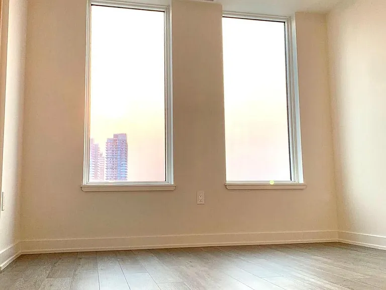 212 King William St #1116 — Photo 8